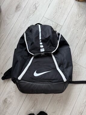 NWT Nike Black Backpack with clips